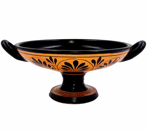 Red figure Kylix ,Shows Achilles with Patroclus,16cm diameter - ifigeneiaceramics